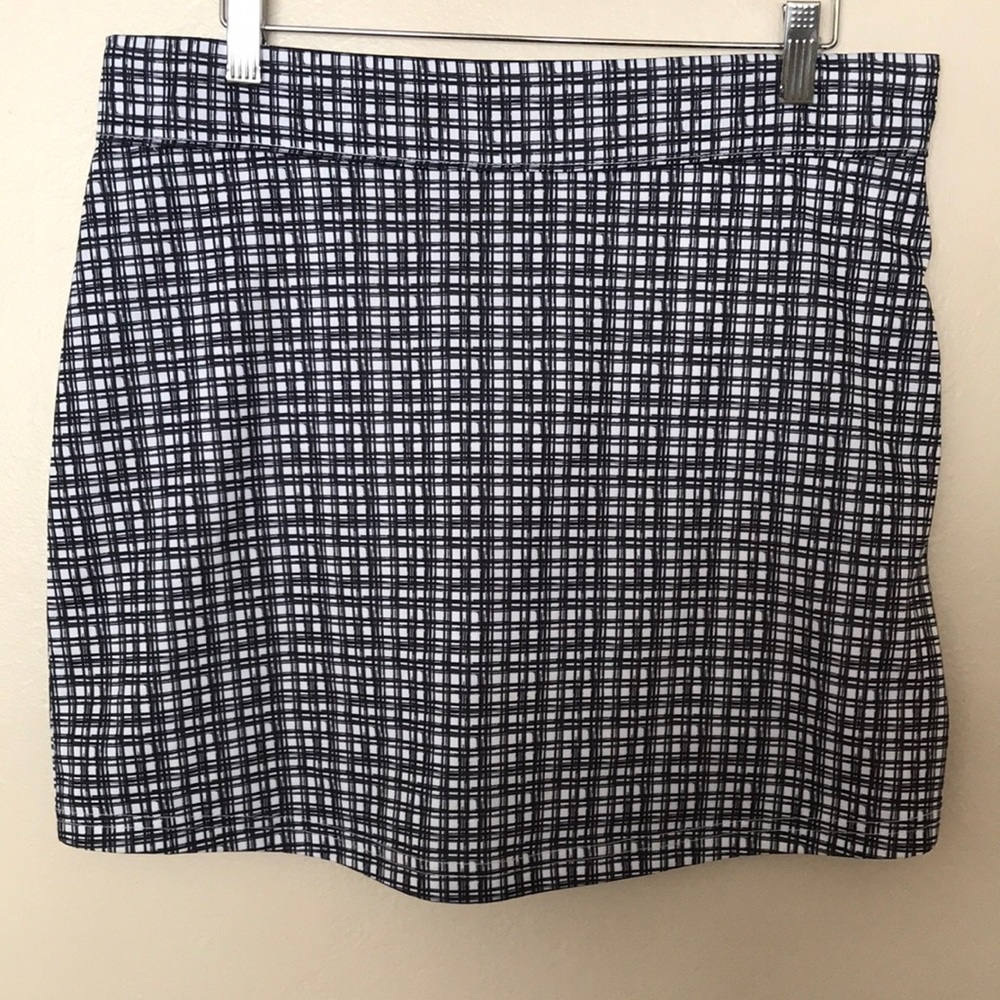 Like New Tournament Collection Golf Skort. Medium